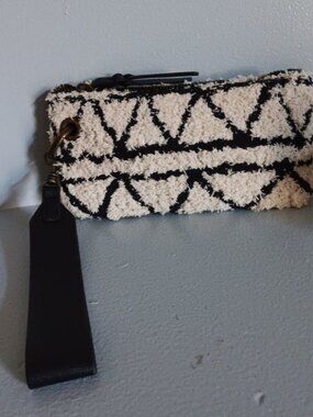 White and Black Zig-Zag Shag Wallet Clutch